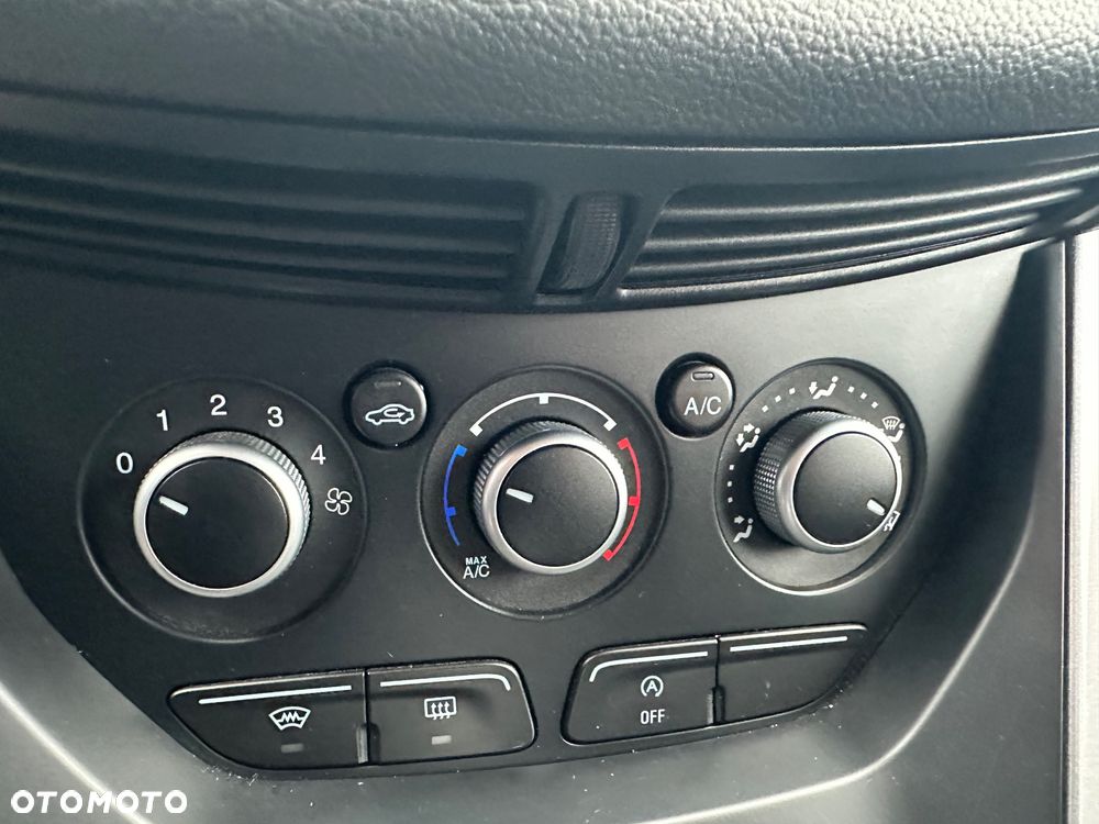 Ford Kuga 1.5 EcoBoost 2x4 Trend - 11