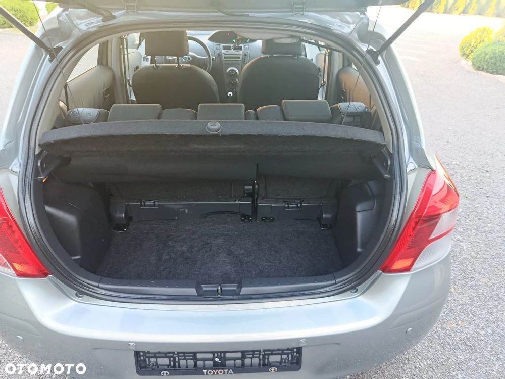 Toyota Yaris - 32