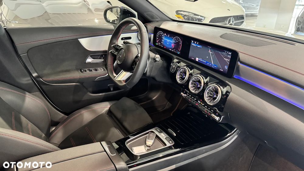 Mercedes-Benz CLA 200 AMG Line 7G-DCT - 29