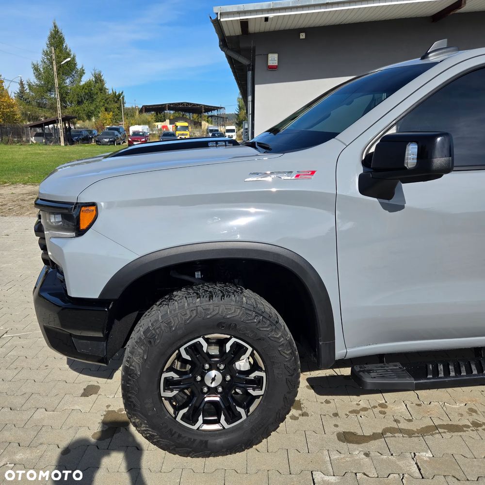 Chevrolet Silverado - 4