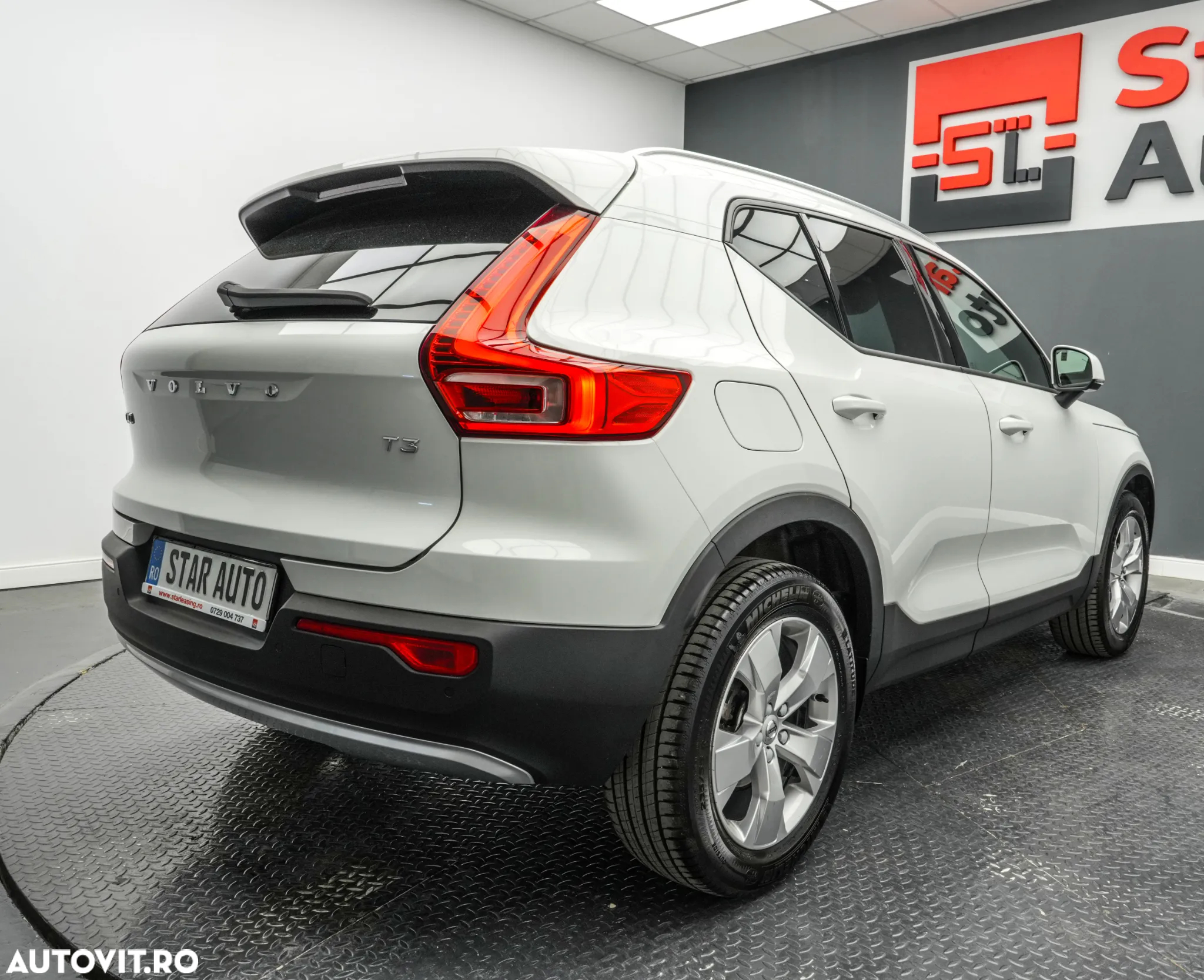 Volvo XC 40 T3 AT8 Momentum Pro - 6
