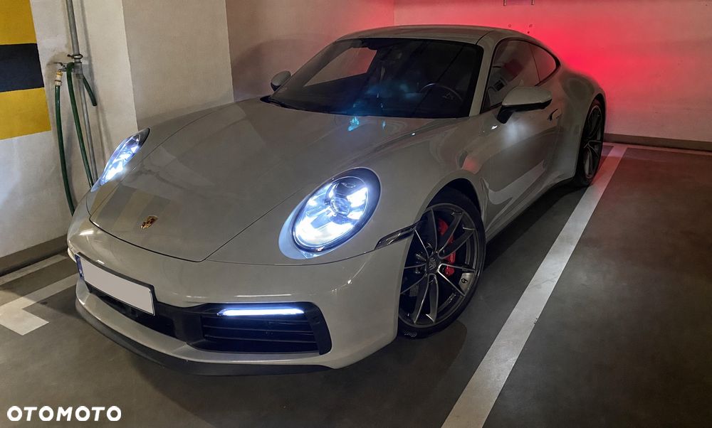 Porsche 911 Carrera 4S - 4