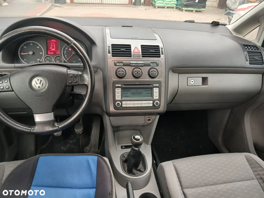 Volkswagen Touran 1.9 TDI Highline - 14