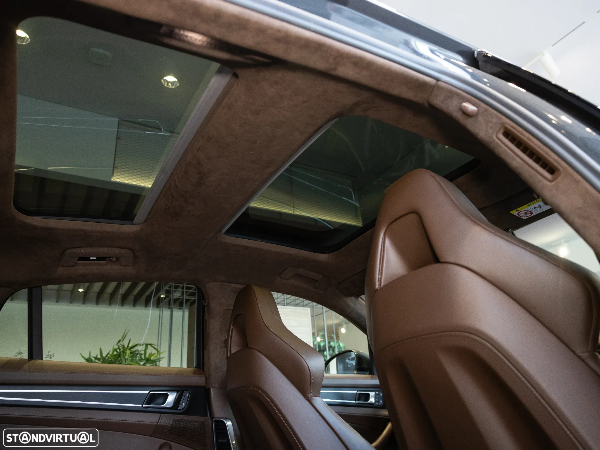 Porsche Panamera 4 E-Hybrid Platinum Edition - 43