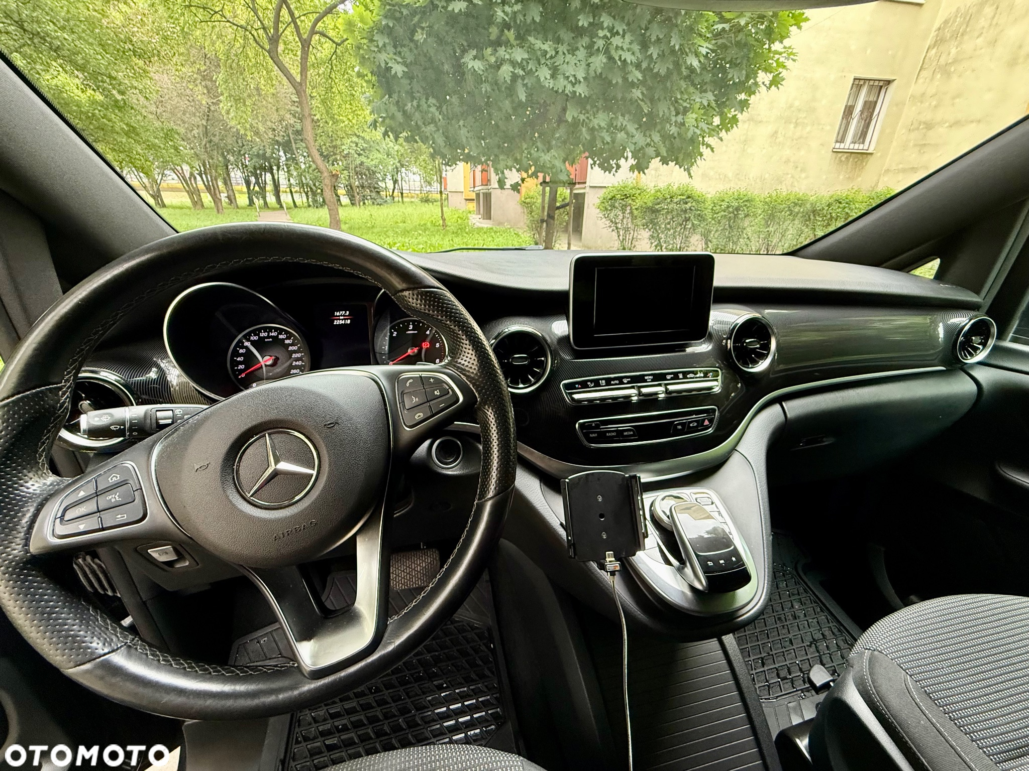 Mercedes-Benz Klasa V 220 d lang 9G-TRONIC - 21