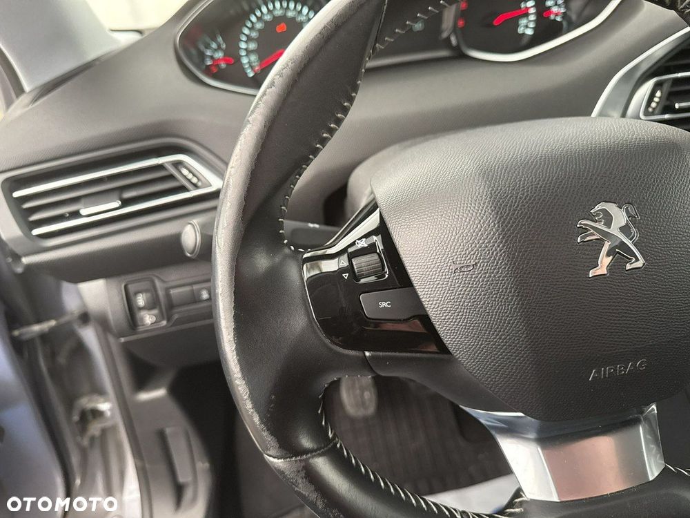 Peugeot 308 - 25