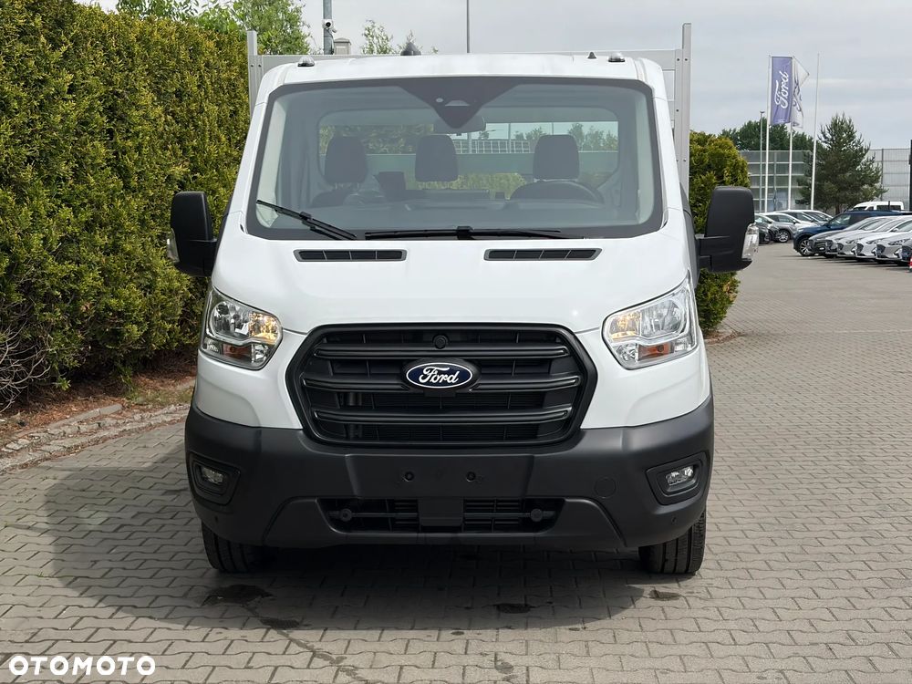 Ford Transit z zabudową skrzyniową L3 - 2