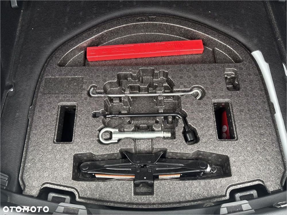 Toyota Corolla 1.8 Hybrid Active - 18