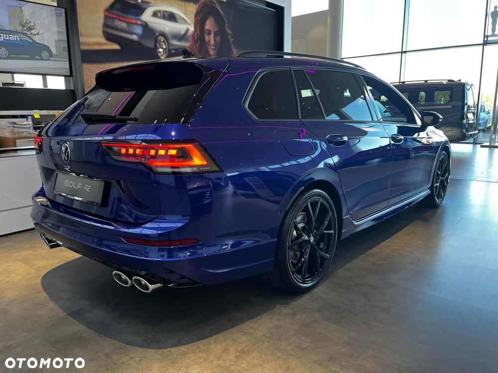 Volkswagen Golf - 10