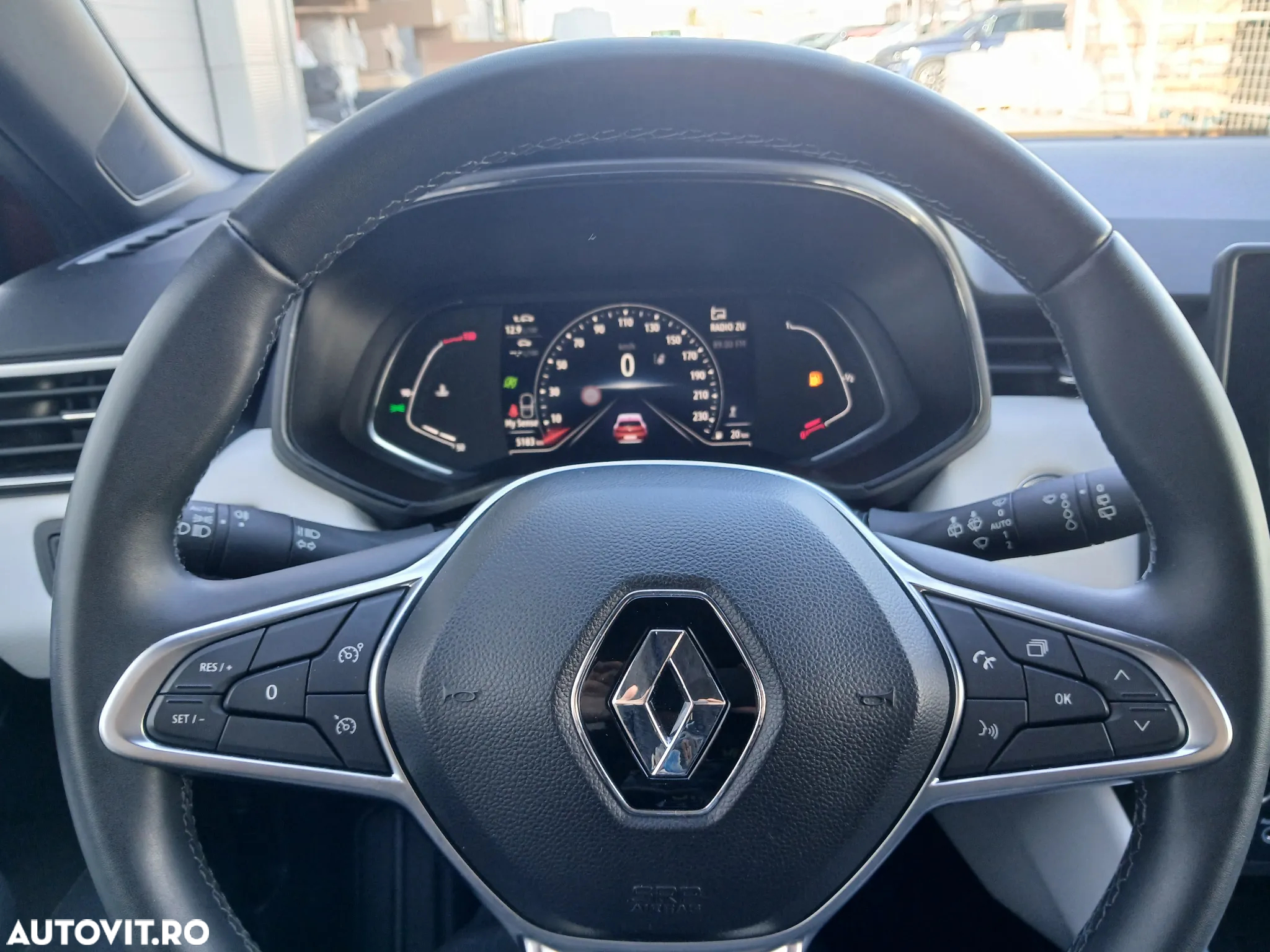 Renault Clio V TCe 90 Techno - 6