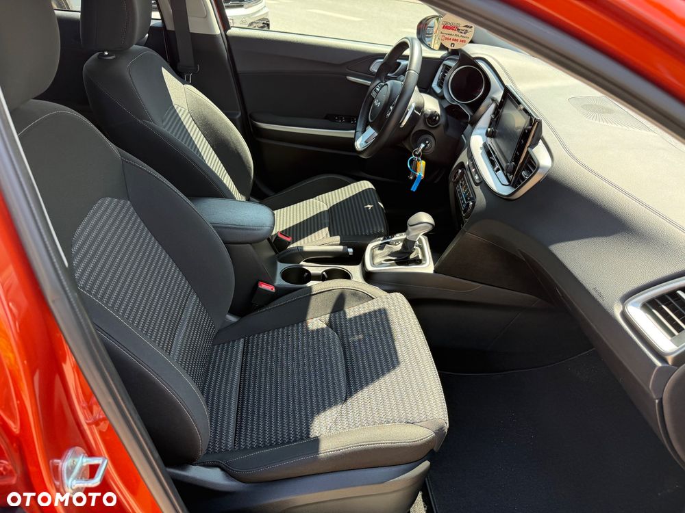 Kia XCeed 1.5 T-GDI L Business Line DCT - 11