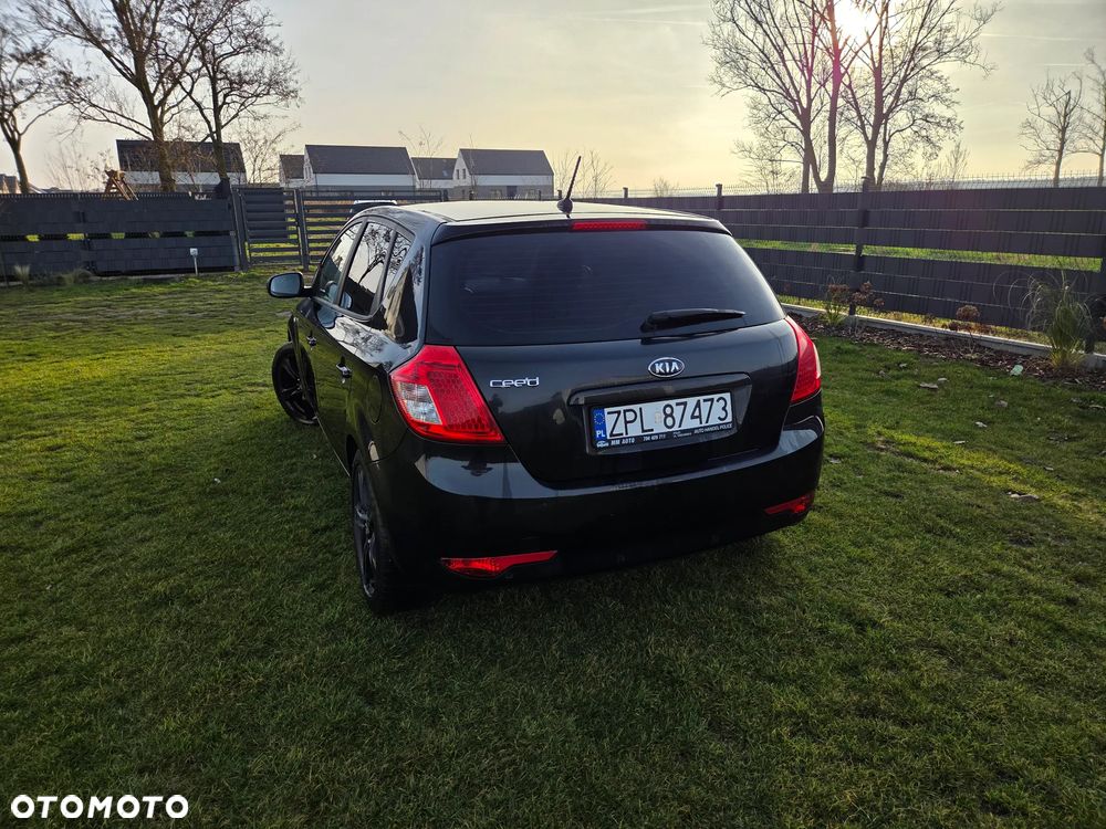 Kia Ceed - 3