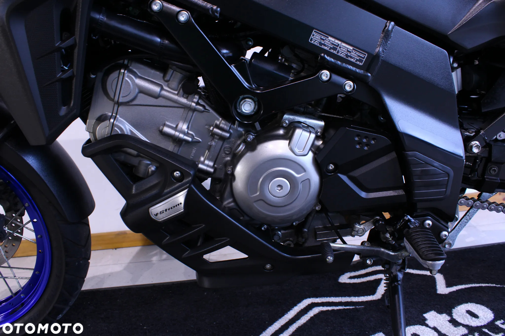 Suzuki DL - 27
