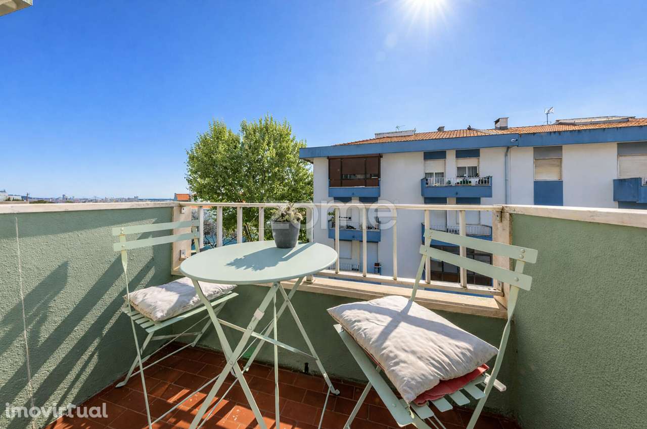 T2 totalmente renovado com garagem l Forte da Casa - Grande imagem: 2/16