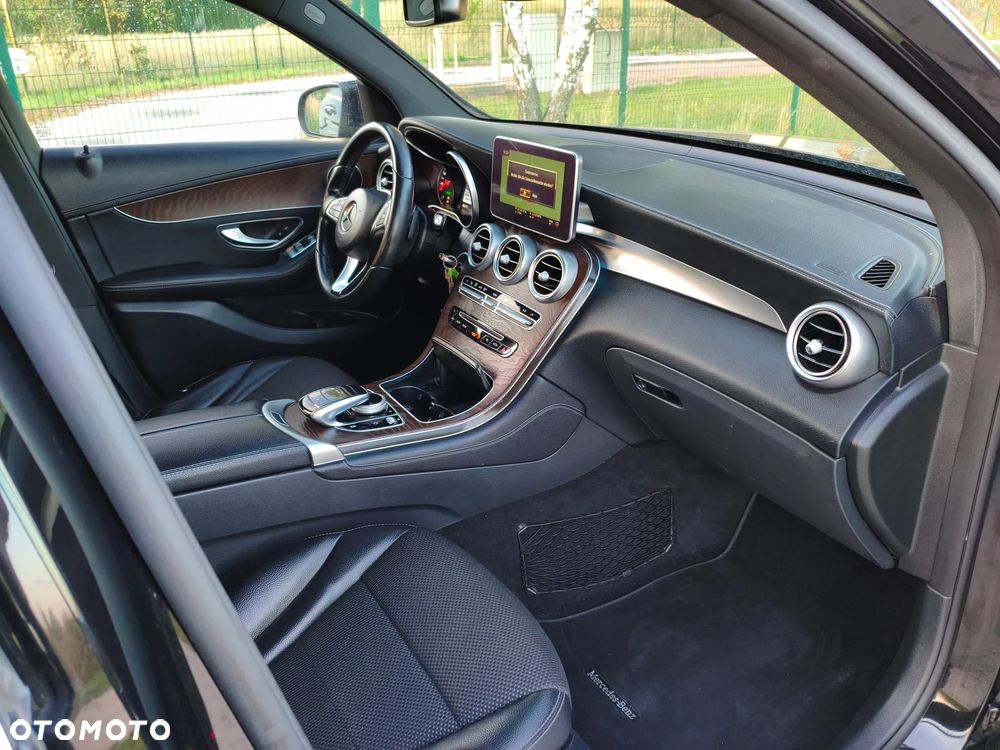 Mercedes-Benz GLC 250 d 4Matic 9G-TRONIC AMG Line - 15