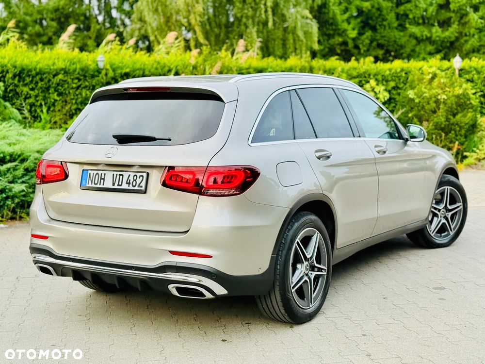 Mercedes-Benz GLC 200 4Matic 9G-TRONIC AMG Line Plus - 4