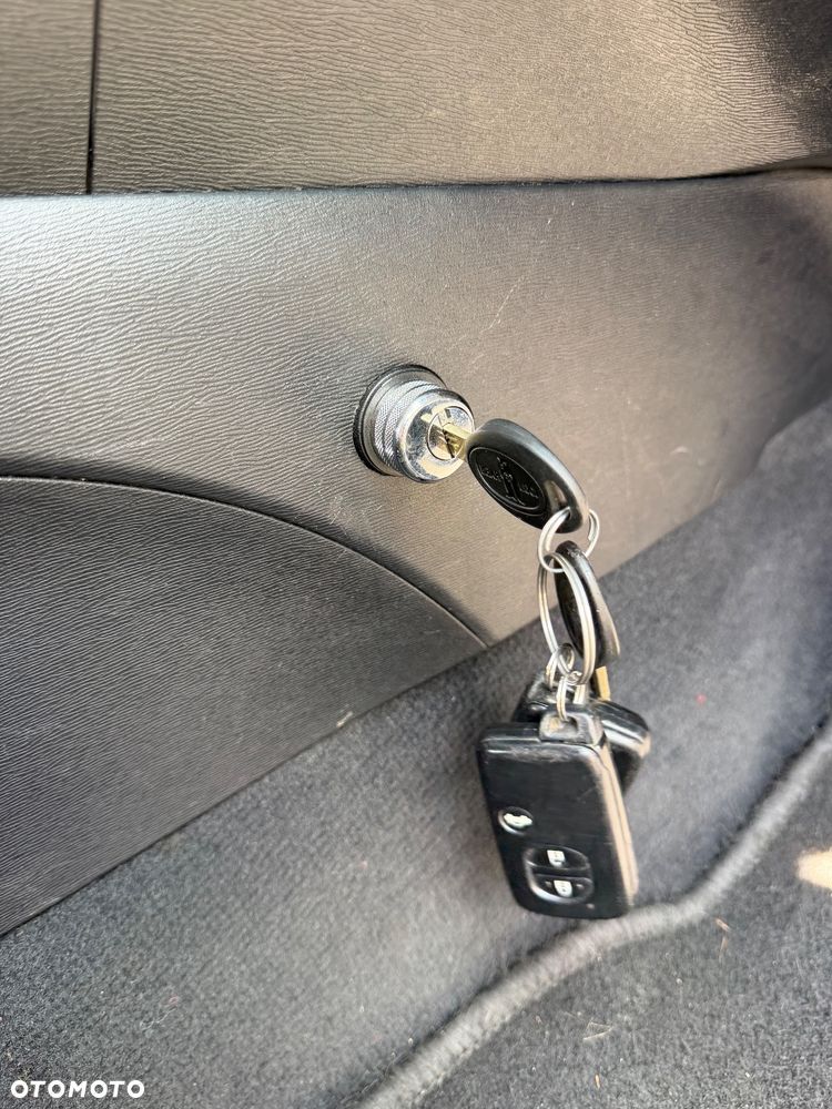 Toyota Avensis 1.8 Sol plus NAVI - 22