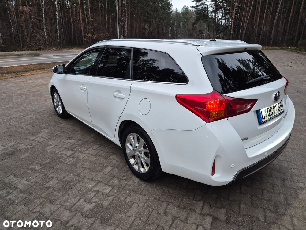 Toyota Auris 1.8 HSD Luna - 7