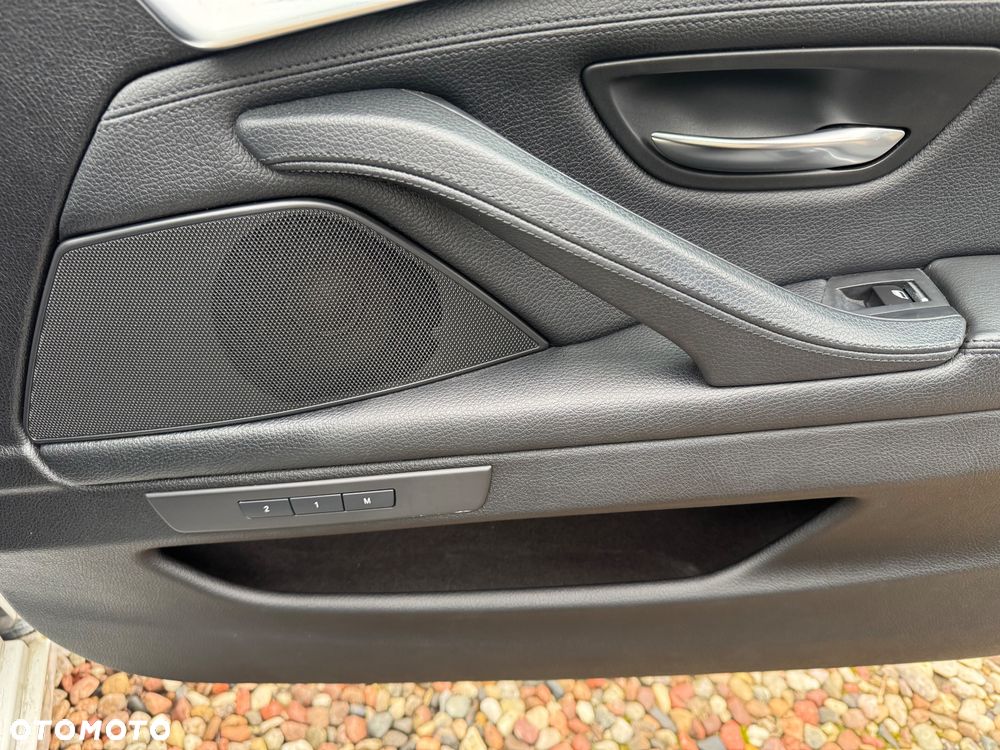 BMW Seria 5 525d xDrive - 30