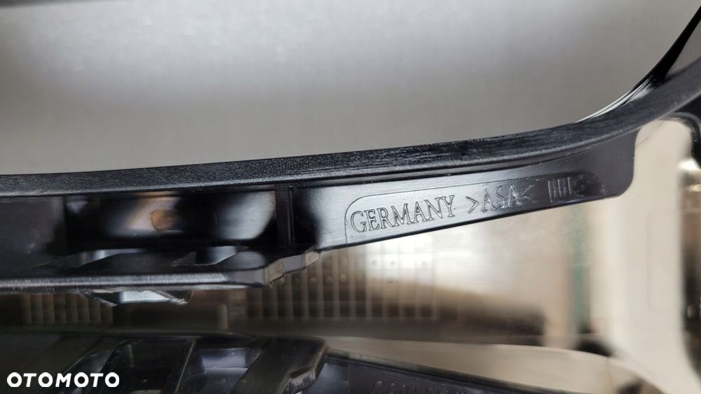 GRILL ATRAPA NERKI CHROM BMW 1 F40 2019- - 16