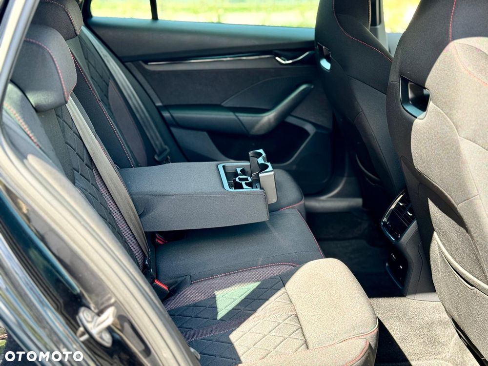 Skoda Octavia 2.0 TDI DSG 4x4 RS Plus - 22