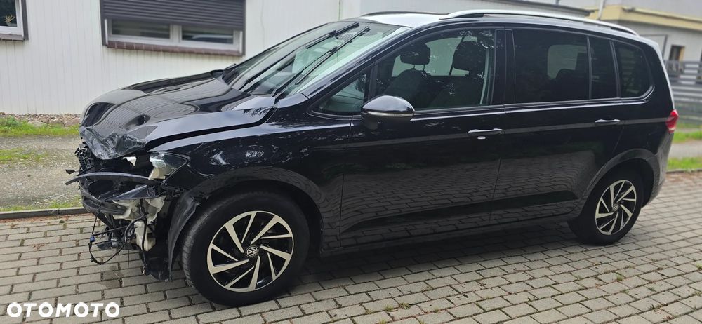 Volkswagen Touran - 10