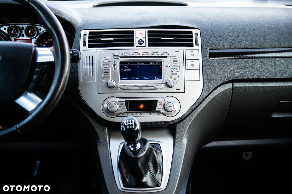 Ford Kuga 2.0 TDCi 4x4 Titanium - 32