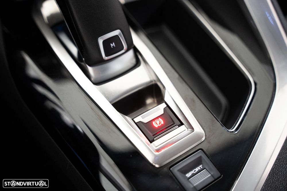 Peugeot 5008 1.2 PureTech Allure EAT8 - 25