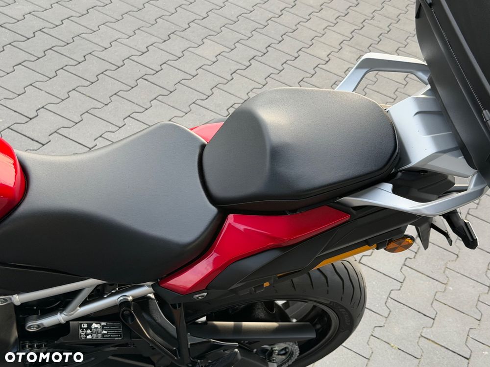 Suzuki GSX 1000 - 25
