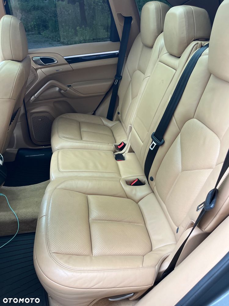 Porsche Cayenne S Platinum Edition - 21