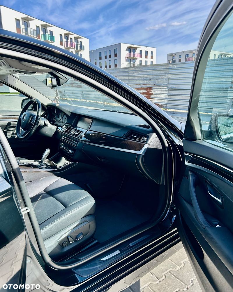 BMW Seria 5 528i Luxury Line - 17
