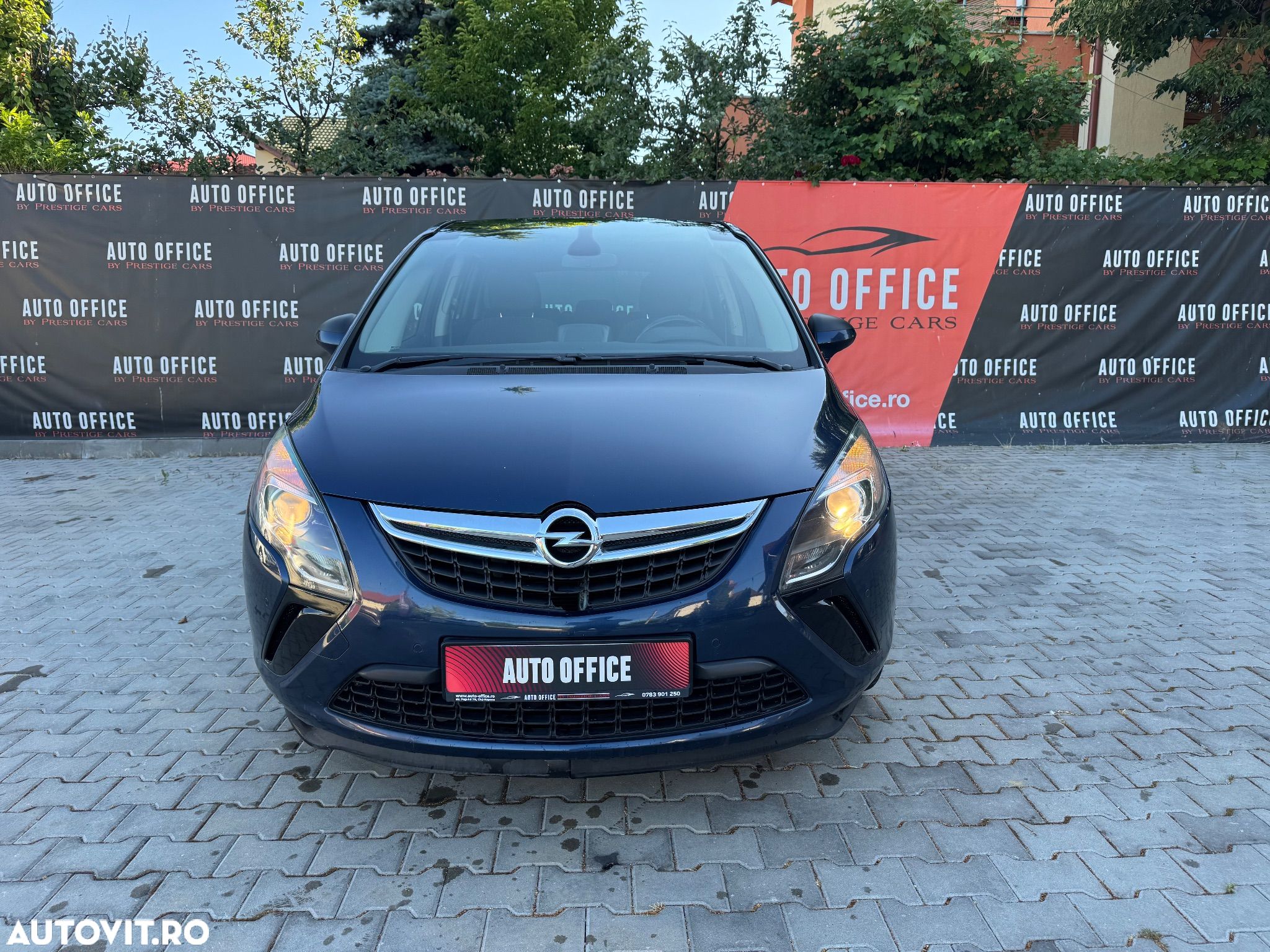 Opel Zafira Tourer 2.0 CDTI Active - 1