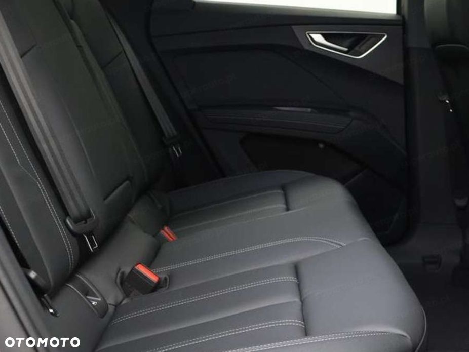 Audi Q4 e-tron - 12