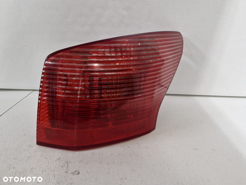 peugeot 407 sw kombi lampa prawy tył tylna - 1