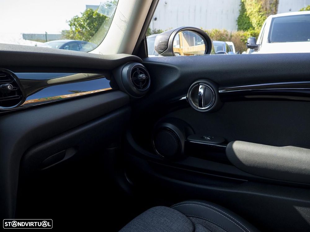 MINI 3 Portas Cooper SE Essential - 33