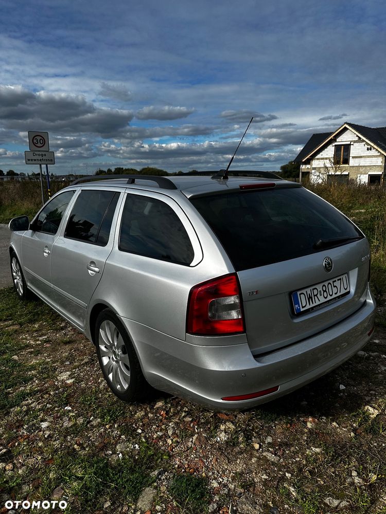 Skoda Octavia Combi 2.0 TDI DPF DSG Elegance - 7