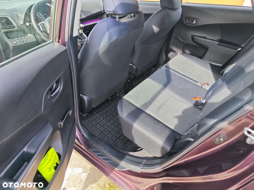 Toyota Verso S - 20