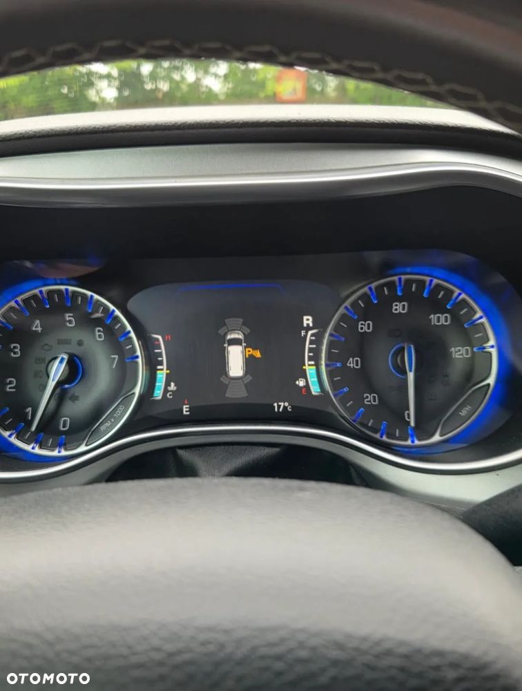 Chrysler Pacifica - 9