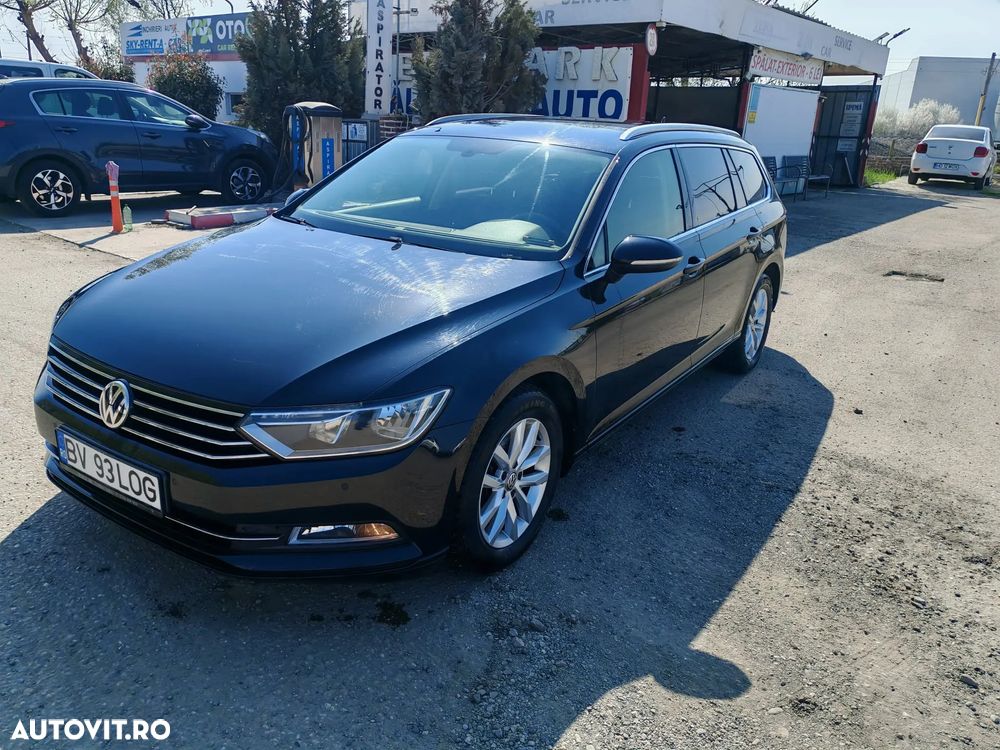 Volkswagen Passat - 1