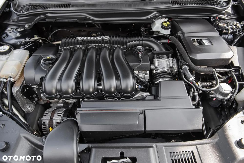 Volvo C70 2.4i Momentum - 27
