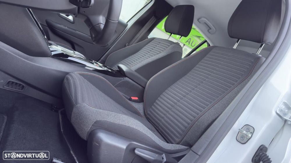 Peugeot e-208 50 kWh Active Pack - 6