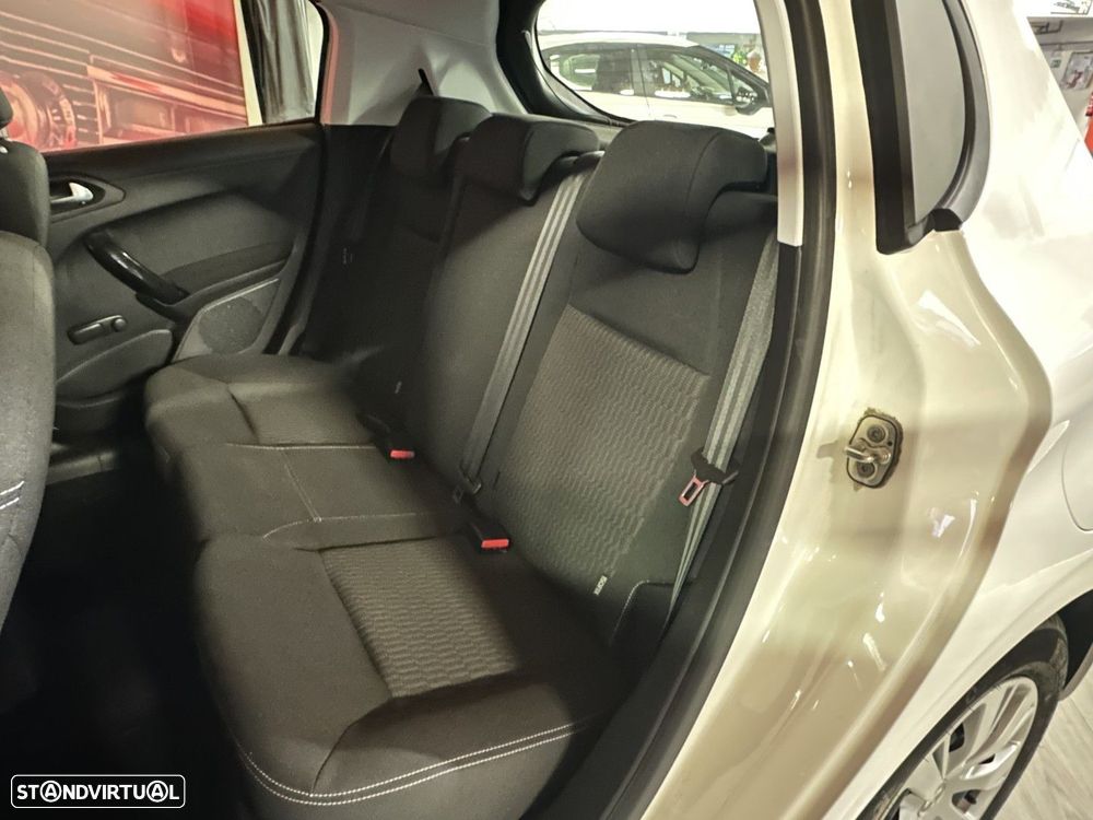 Peugeot 208 1.2 PureTech Active - 7
