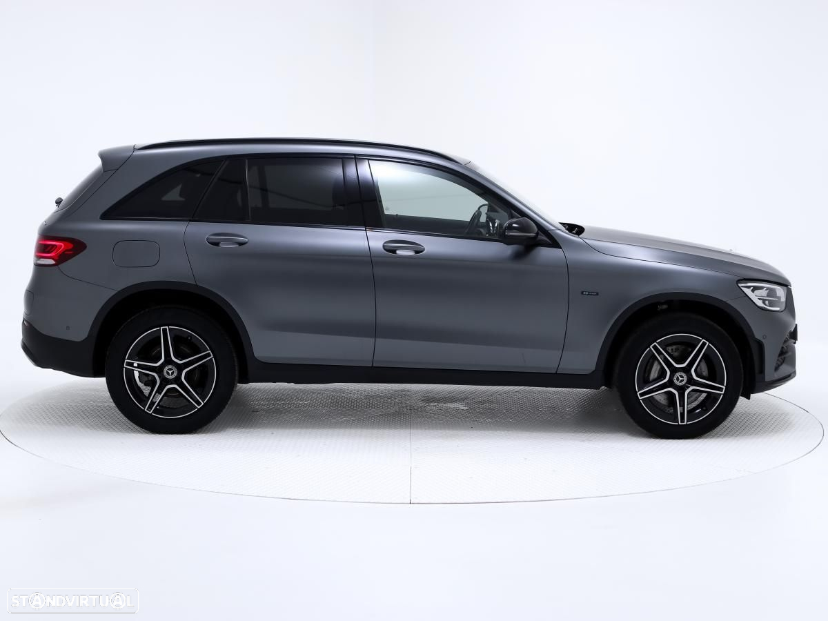 Mercedes-Benz GLC 300 de 4Matic 9G-TRONIC AMG Line - 2