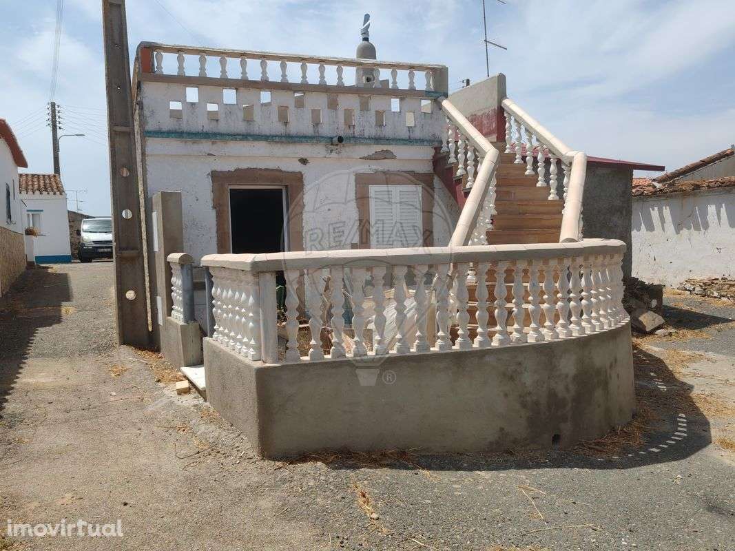 Moradia T1 para venda - Grande imagem: 2/17