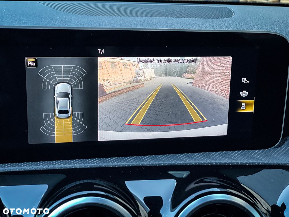 Mercedes-Benz Klasa A 180 7G-DCT AMG Line - 23