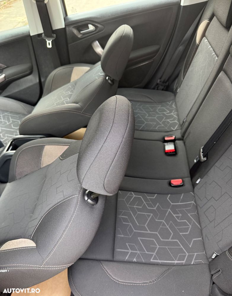 Peugeot 2008 e-HDi FAP 115 STOP & START Allure - 8