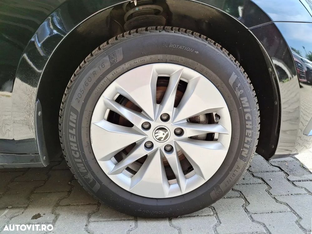 Skoda Octavia 2.0 TDI DSG Ambition - 23