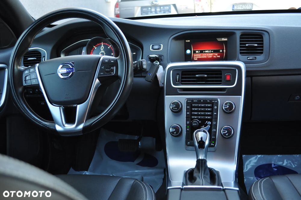 Volvo V60 D3 Geartronic Momentum - 17