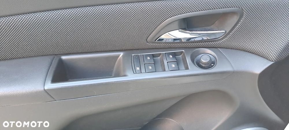 Chevrolet Cruze 1.8 LTZ - 16