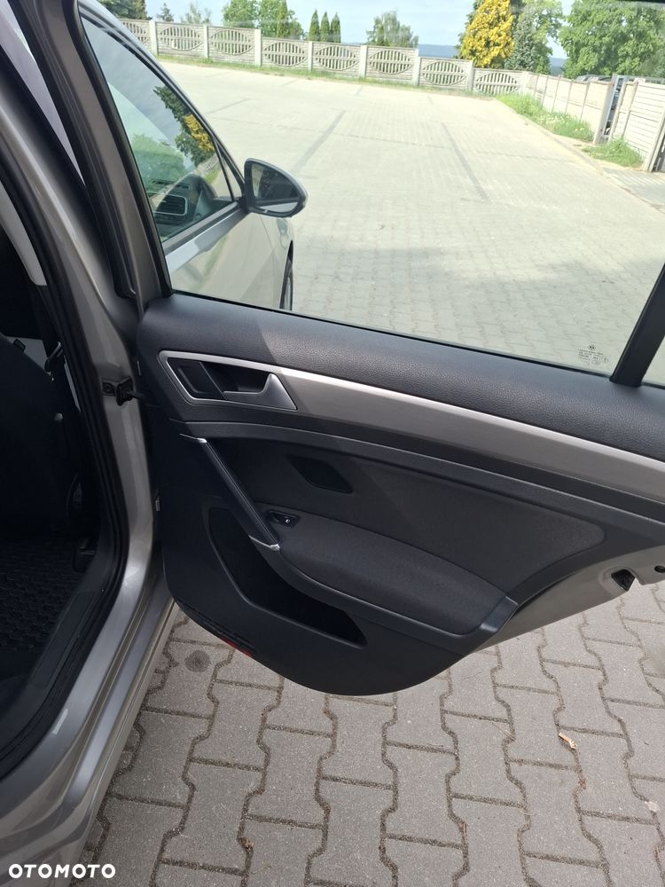 Volkswagen Golf 1.6 TDI BlueMotion Technology Comfortline - 18